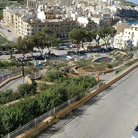 Carries דירה *